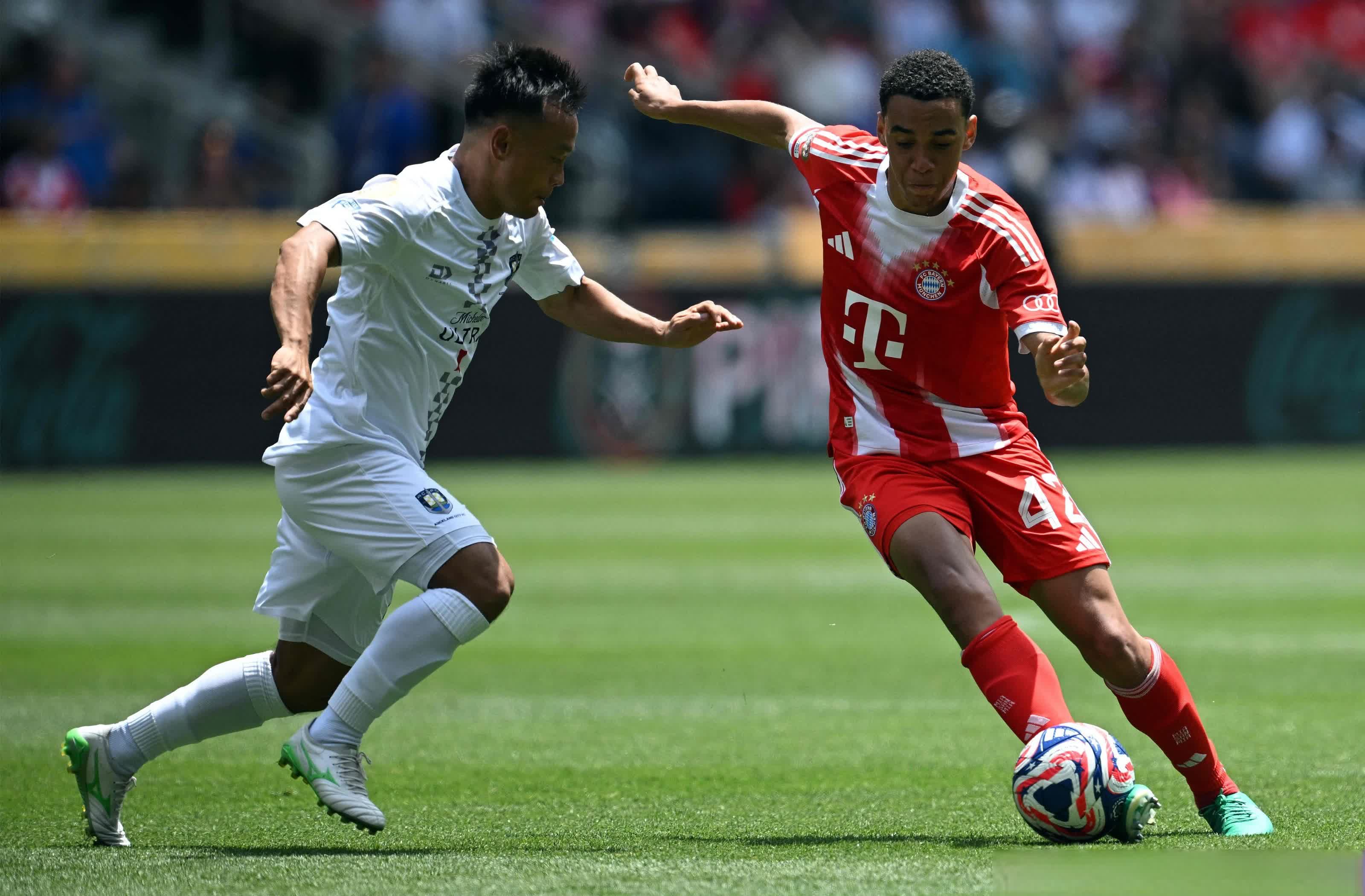 拜仁慕尼黑训练开放日；今晚外线爆发引欢呼；国王杯在即；训练强度明显提升(拜仁慕尼黑7比0)-金年会体育