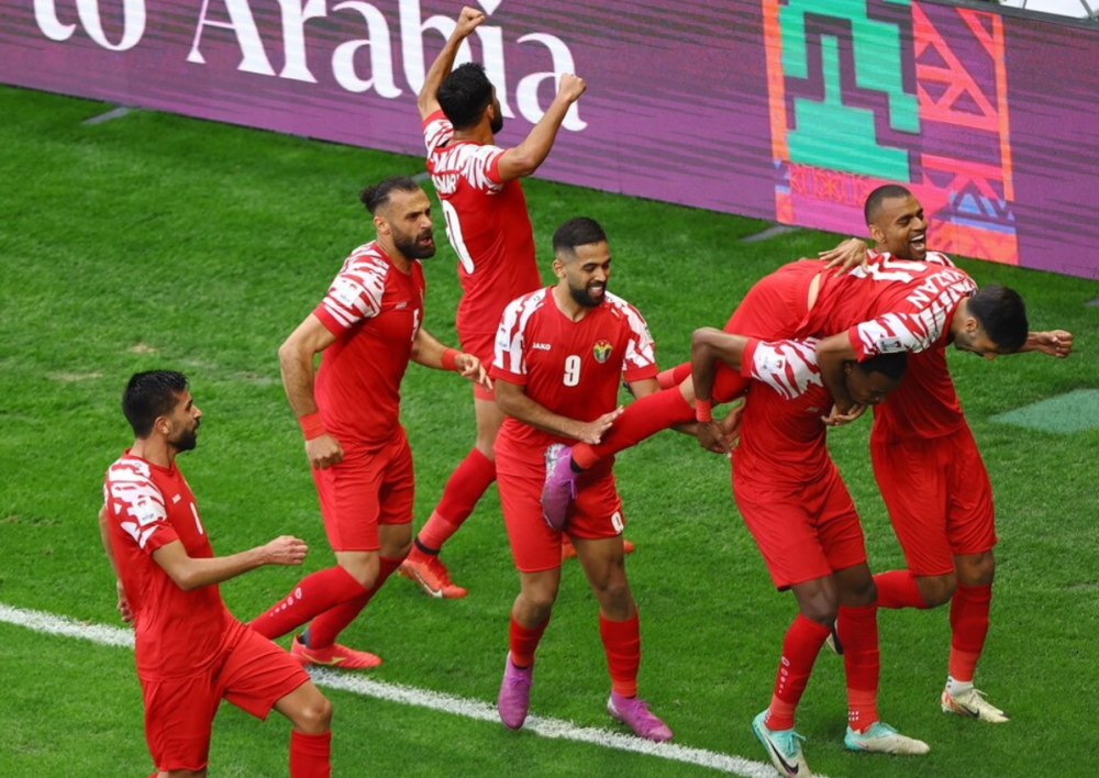 包含赛地聚焦：德国杯冲刺阶段热度飙升；明尼苏达森林狼远射贴柱；管理层满意；球队文化再被提及的词条